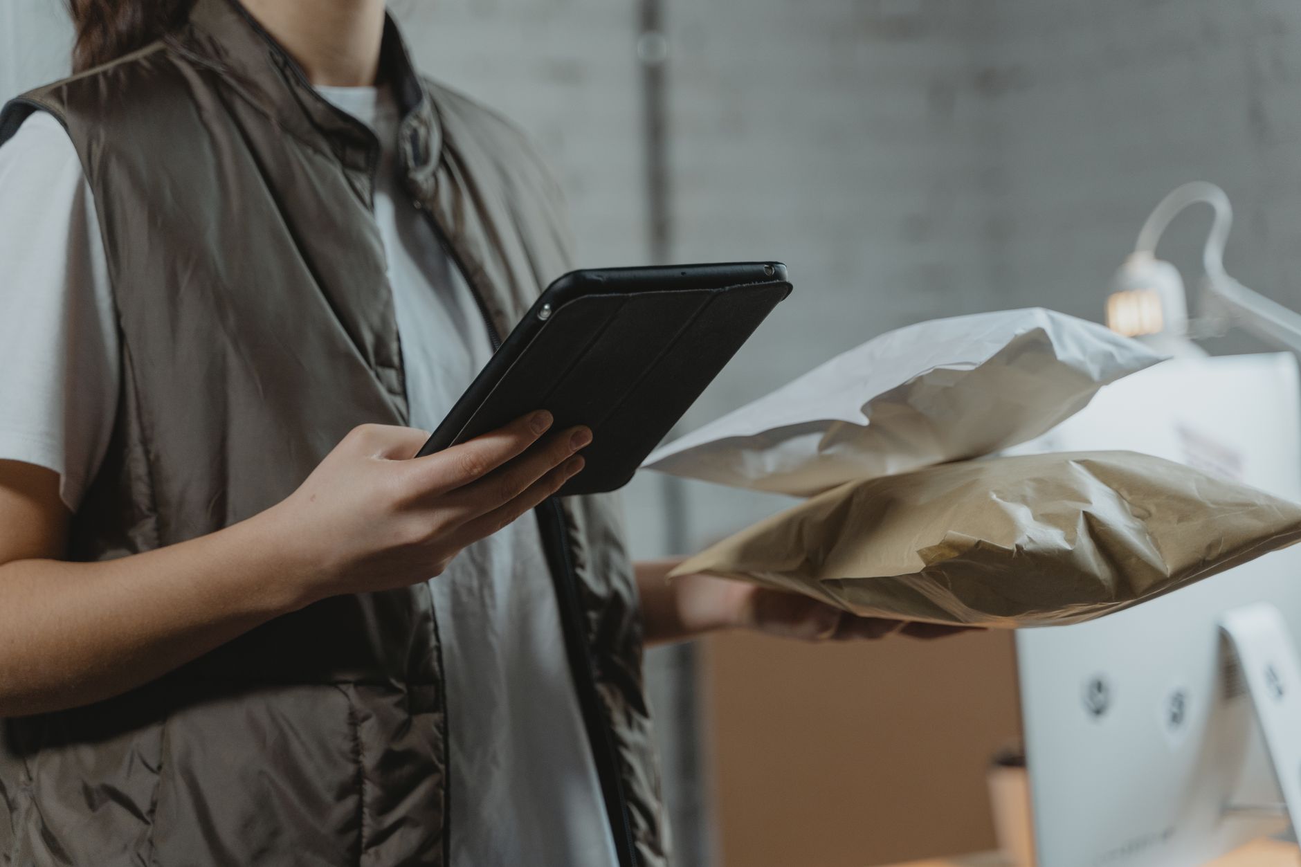 Customer leaving a product review on an ecommerce website on a laptop screen